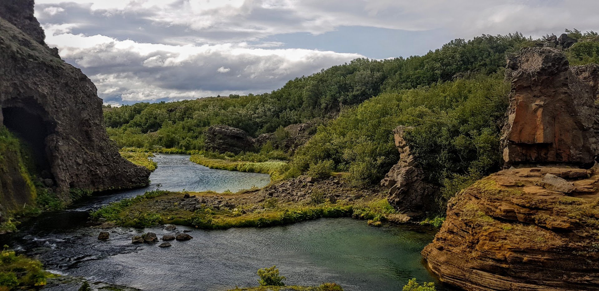 Residents of fourteen non-EEA and Schengen states allowed to visit Iceland