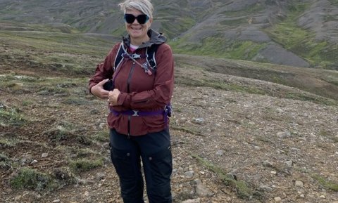 Erla Sigurðardóttir beinir í verkefninu sjónum að hálendishluta norðursvæðis 
Vatnajökulsþjóðgarðs og þeim ferðamönnum sem leggja leið sína um það á eigin 
vegum og fyrir eigin vélarafli.