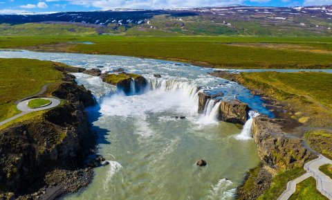 Goðafoss er einn þeirra vinsælu áfangastaða sem byggst hafa upp í góðri samvinnu heimafólks og Framkvæmdasjóðs ferðamannastaða.    -Mynd: Markaðsstofa Norðurlands.
