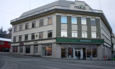 Starfsstöðin á Akureyri er til húsa að Hafnarstræti 91, KEA-húsinu.
