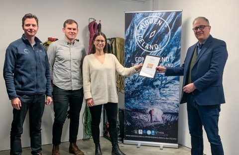 Ryan Connolly, Scott Drummond and Dagný Björg Stefánsdóttir from Hidden Iceland and Sigurður Harðarson from iCert.