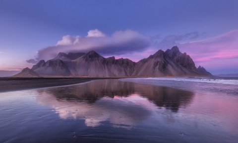 Vestrahorn. Mynd:  Luca Micheli á Unsplash.