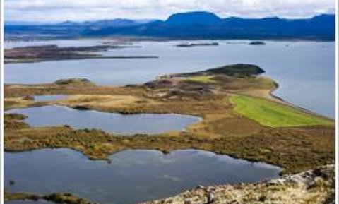 Buðlungaflói og Mývatn, séð af Vindbelgarfjalli.