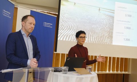 Guðmundur Ingi Guðbrandsson, umhverfis- og auðlindaráðherra og Þórdís Kolbrún R. Gylfadóttir ferðamálaráðherra kynntu úthlutun úr Landsáætlun og Framkvæmdasjóði ferðamannastaða í dag.