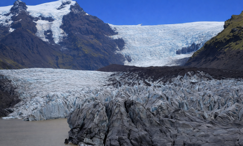 Svínafellsjökull er einn af skriðjöklum Öræfajökuls.