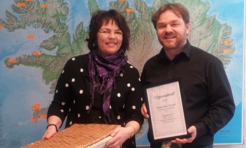 Ásborg afhendir Sveini Rúnari Uppsveitabrosið 2012